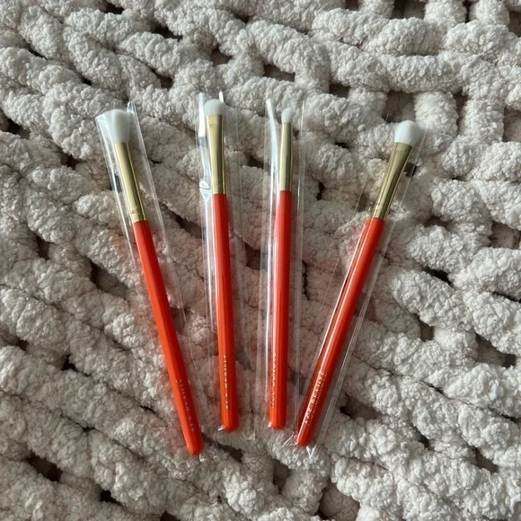 Ace Beaute set of 4 eye brushes