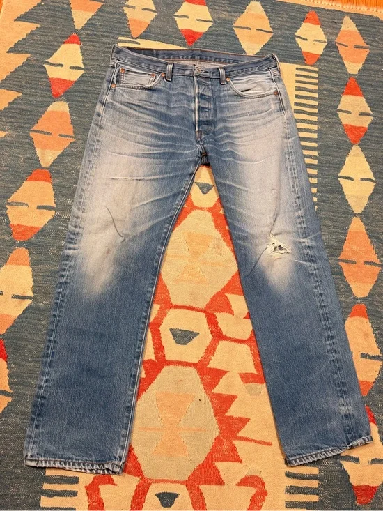 Vintage 501 Levi's distressed jeans sz 35/34