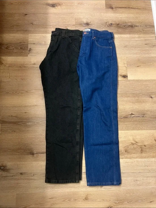 Two 32x32 Bundle Wrangler Jeans