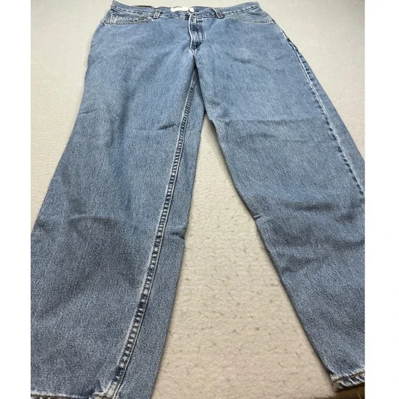Levi's Vintage Made in USA 560 Comfort Fit Jeans Loose Tapered 36x32‎ Blue Denim