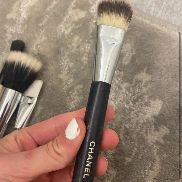 Chanel 6 Foundation Brush
