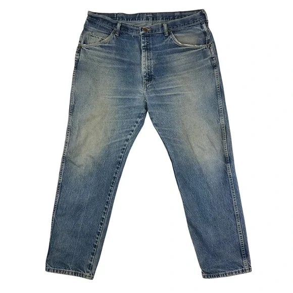 Wrangler Authentic Jeans Mens 37x28‎ Blue Medium Wash Straight Leg Distressed