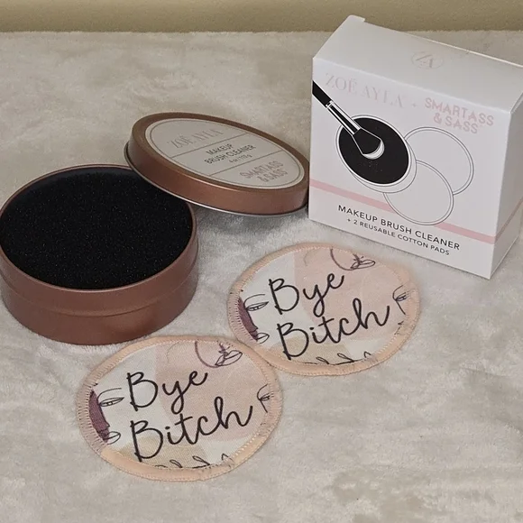 Zoe Ayla Bye B*tch Makeup Brush Cleaner + 2 Reusable Cotton Pads.