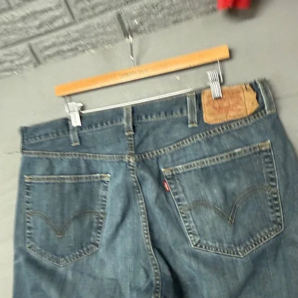 Levis 501 Original Straight Fit Mens Jeans Medium Wash Blue 40x32 Button Fly