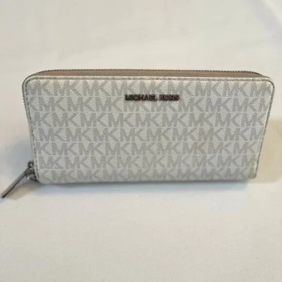 MICHAEL KORS | MK Signature Jet Set Zip Around Carryall Wallet-EUC