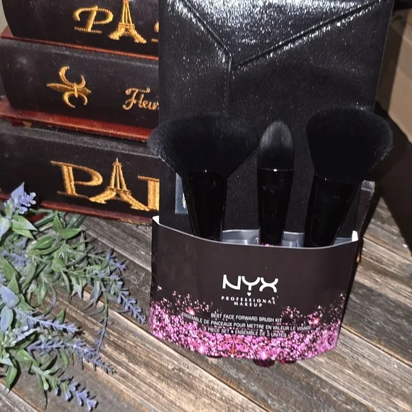 NYX PROFECIONAL MAKEUP BRUSH KIT