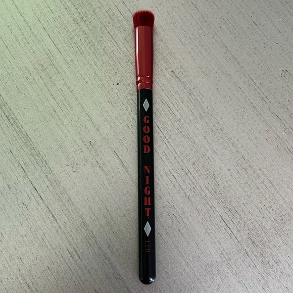 Luxie Beauty Brush Harley Quinn Detail Flat Definer Brush 110 Good Night