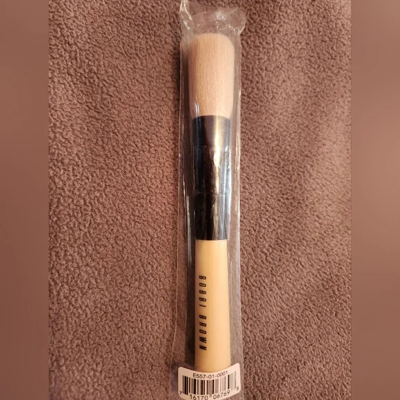 Bobbi Brown face blender brush
