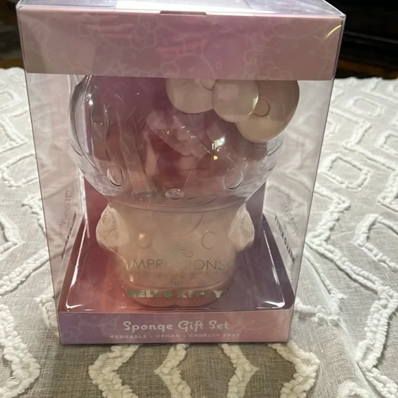 Impressions Vanity Hello Kitty 12 Piece Makeup Sponge Set with Container. M20