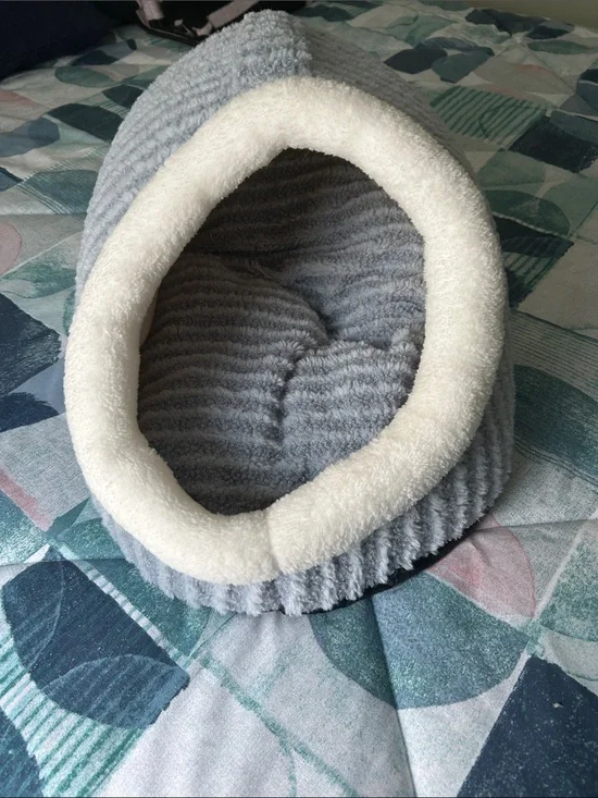 Cozy Gray Sherpa Pet Cave Bed with Cream Trim