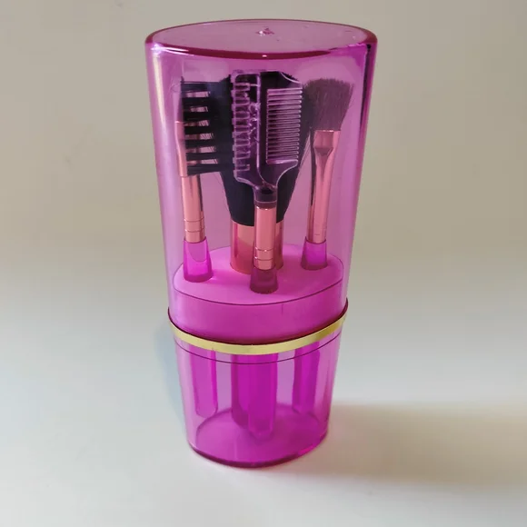 New Avon 4 Pc. Makeup Brush Set with Pink Case