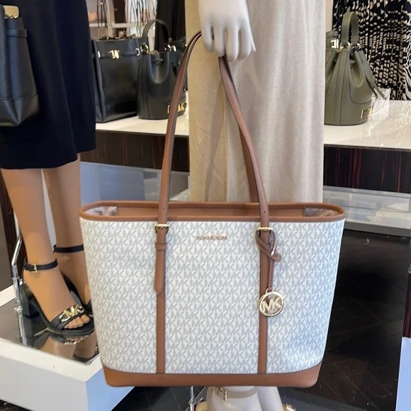 MICHAEL KORS Jet Set Travel Large Logo Tote Shoulder Bag COLOR VANILLA  NWT