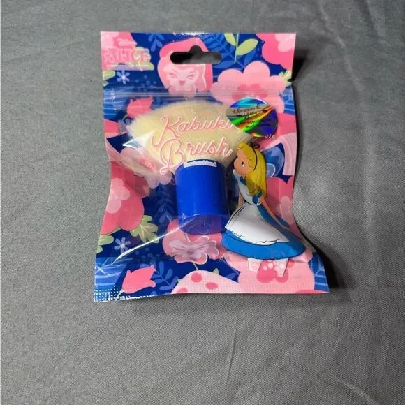 New Alice in Wonderland Kabuki Brush NWT