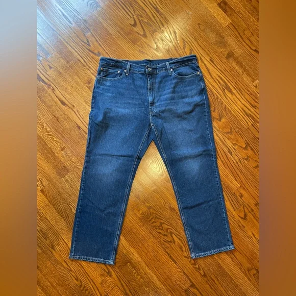 Levi’s 541 Medium Wash Jeans - Size 42 x 30