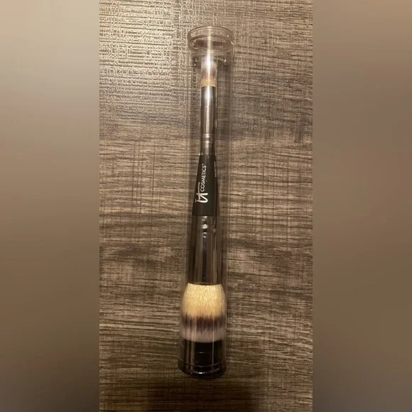 It cosmetics HEAVENLY LUXE - NEW - COMPLEXION PERFECTION BRUSH #7