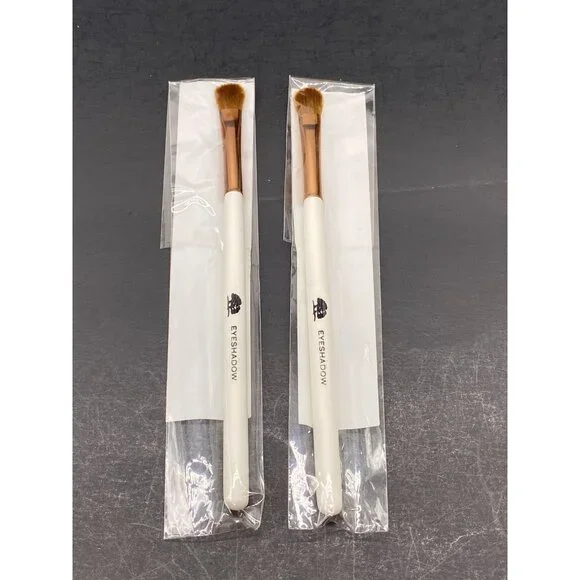 2 Origins Eyeshadow Placement Brush