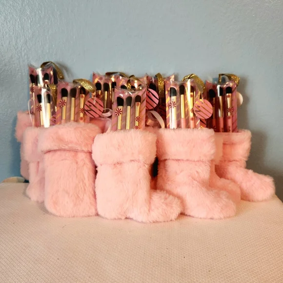 NWOT Qty 10 3pc Make Up Brushes Jasmine La Belle Cosmetics Pink Christmas Sock