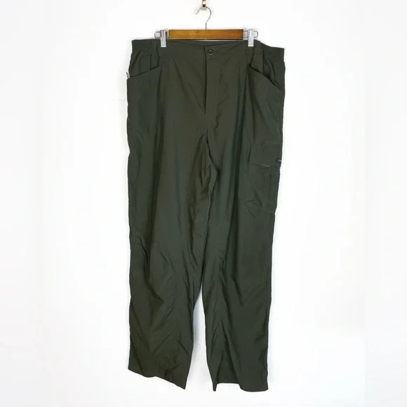 COLUMBIA Titanium Army Green Hiking Pants Mens size XL