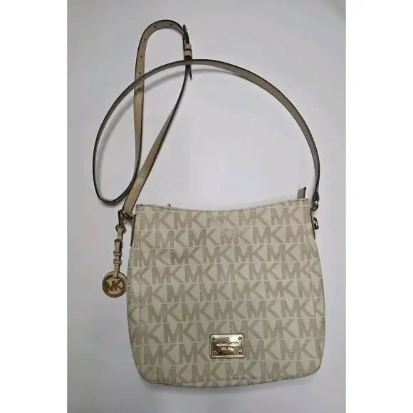 Michael Kors Jet Set Travel Signature Logo Messenger Bag - Color cream