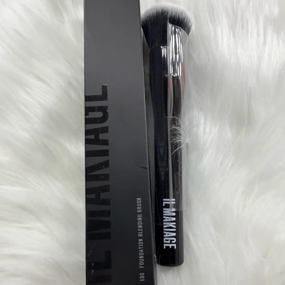 IL Makiage Foundation Blending Brush #100