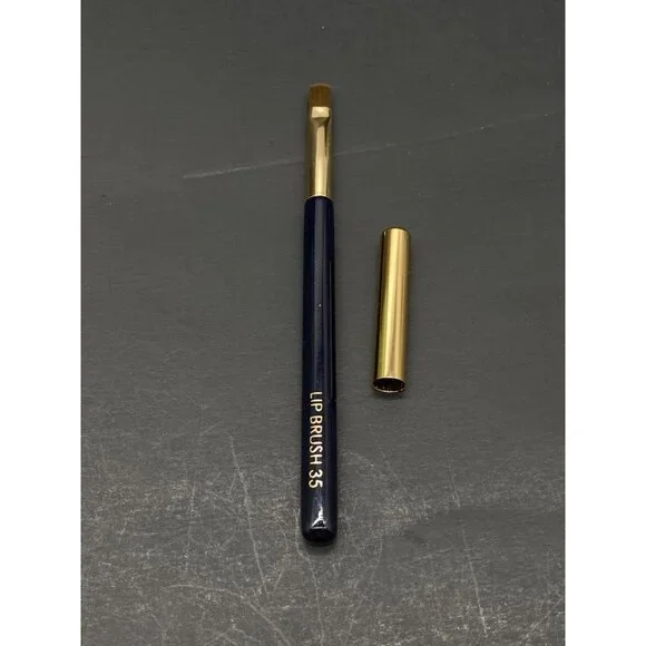 Estee Lauder Lip Brush 35 New. Authentic