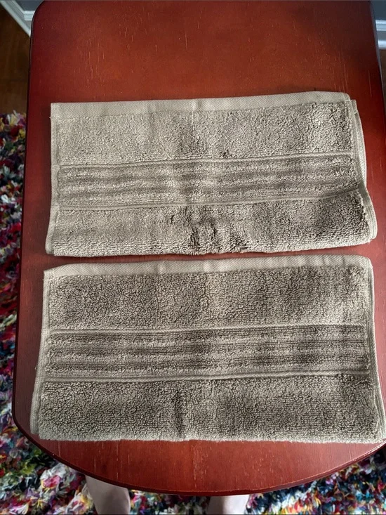 2 Vera Wang Mocha Washcloths NWT