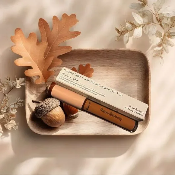 NWT NIB RARE BEAUTY POSITIVE LIGHT UNDER EYE BRIGHTENER IN MEDIUM DEEP