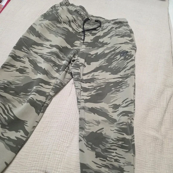 Nike‎ Mens Tech Fleece Joggers Large Printed Camouflage Style Iconic