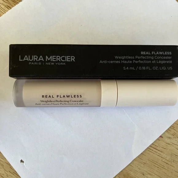 new in box Laura Mercier Real Flawless‎ Weightless Perfecting Concealer  OW1