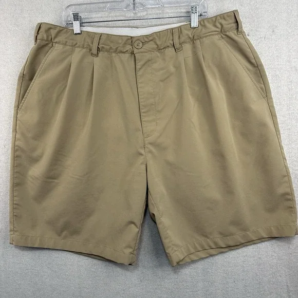 Reebok‎ Golf Mens 44 Chino Khakis Shorts Khaki Beige Pleated Front Lightweight