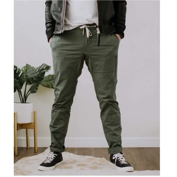 Vuori Men's Ripstop Climber Outdoor Pants in Green Style #V412 Size XL *Flawed*