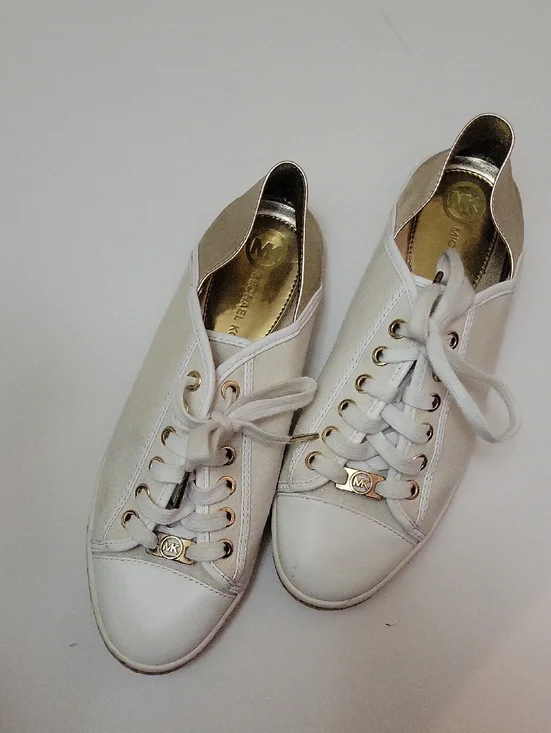 Michael Kors White and Gold‎ Low-Top Lace-Up Sneakers EUC 8 Coastal Summer