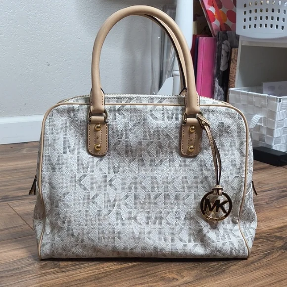 Michael Kors Beige Shoulder Bag