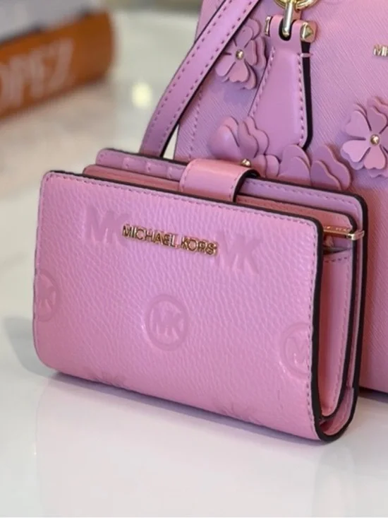 Michael Kors Jet Set Travel Medium Logo Debossed Billfold Wallet Carnation NWT