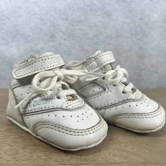 Vintage 90’s LA Gear White‎ Silver Infant Sneakers Size 1 Soft Bottom Crib Shoes