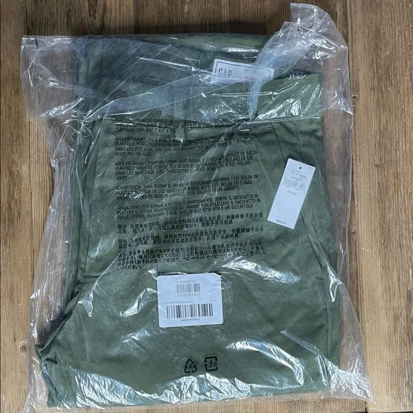 NWT Gap Skinny Performance Chinos Pants 31x32