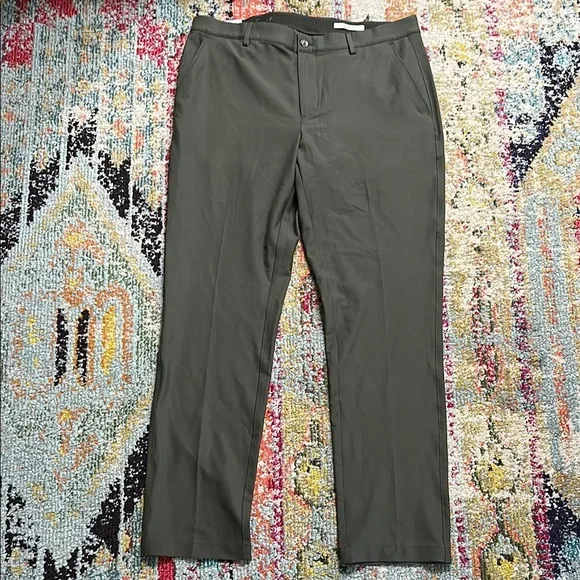 NWT • Greg Norman • green performance classic pant