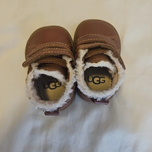 Unisex Baby Chestnut UGG Tan Baby Shoes with Faux Fur Trim