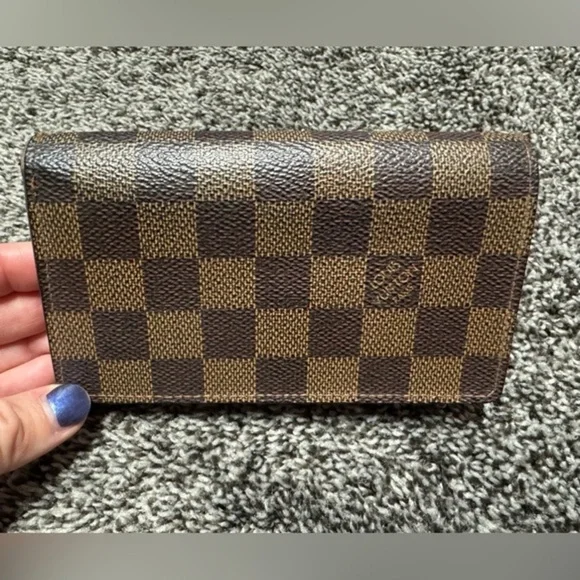 Louis Vuitton Damier Tresor wallet