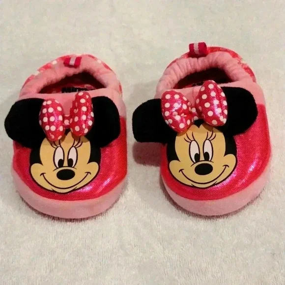 Minnie Mouse Pink Polka Dot Slippers NWOT
