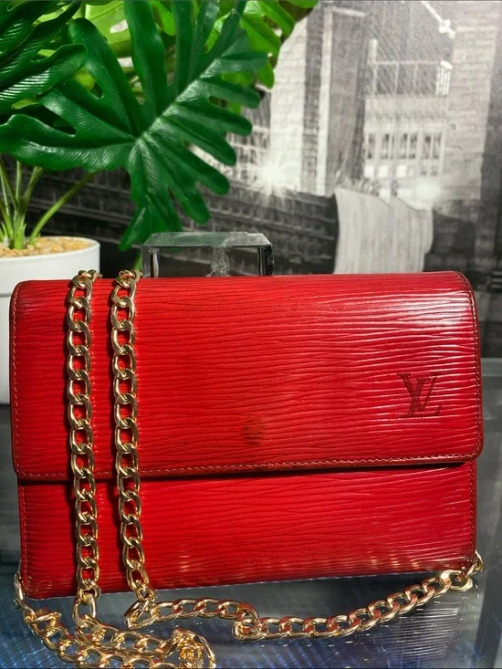 Authentic Louis Vuitton Epi Porte Tresor Wallet