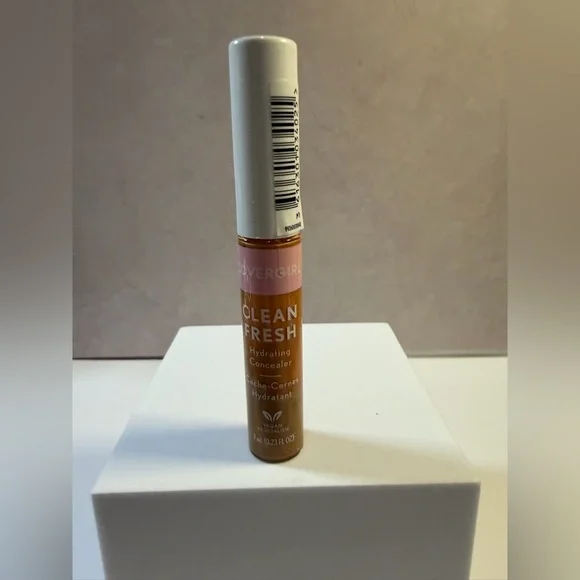🩷5/$10 CoverGirl Clean Fresh Hydrating Concealer - Tan