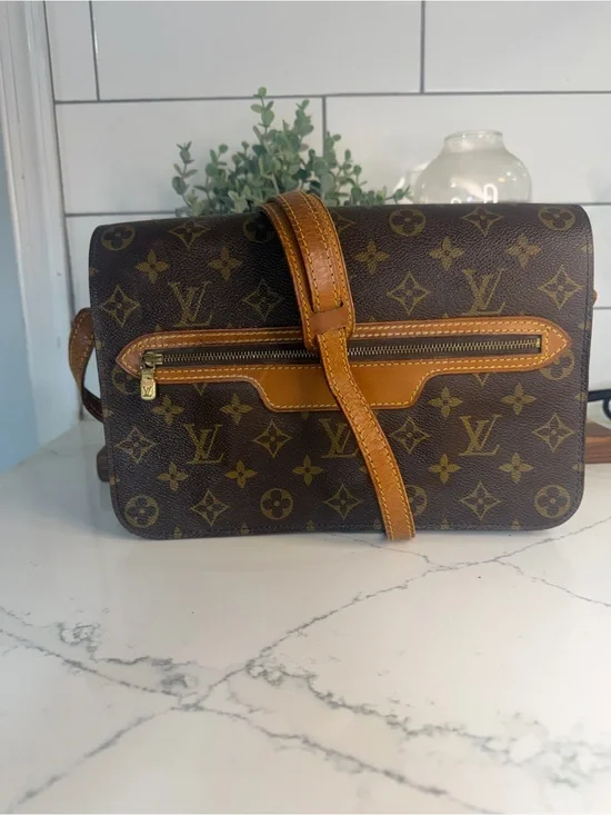 Authentic Louis Vuitton Saint Germain 28 – Vintage 1999 with printed COA
