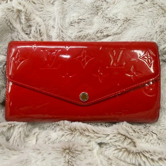 Louis Vuitton Sarah Wallet Womens Red Monogram Vernis Leather‎ TN4115 M.H Stamp