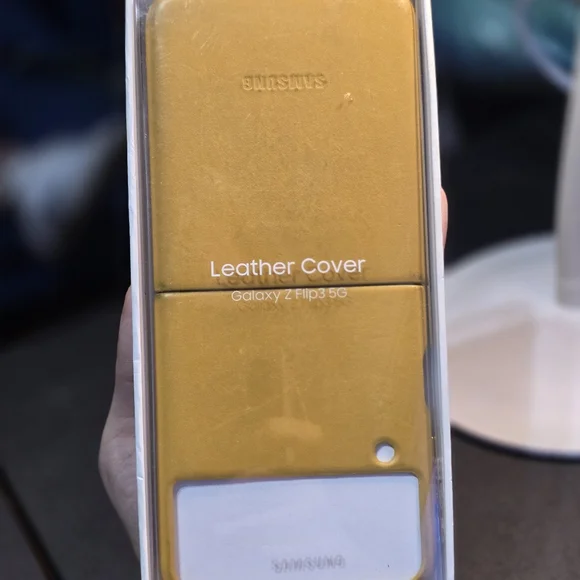 Samsung Galaxy Z Flip3 5G Leather Cover - Gold