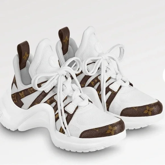 Louis Vuitton LV Archlight Sneaker like new size 36 white