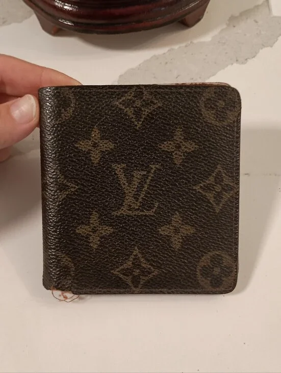 Authentic vintage Louis Vuitton compact bifold wallet in Monogram canvas