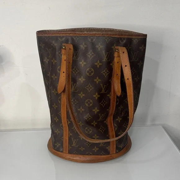 Louis Vuitton Monogram Bucket Bag – Vintage LV Shoulder Tote