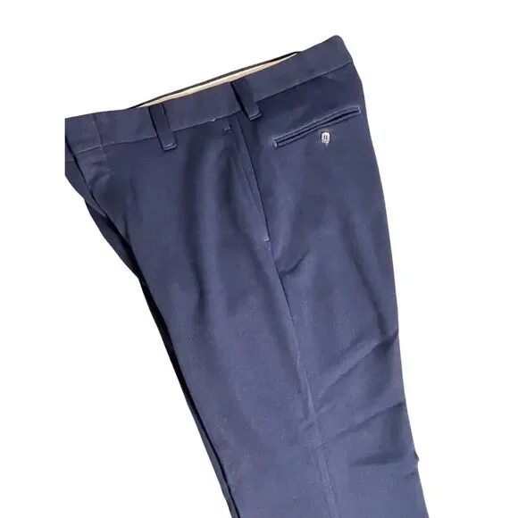 Vintage Farah Men’s Trousers in Iconic Navy Blue size 32