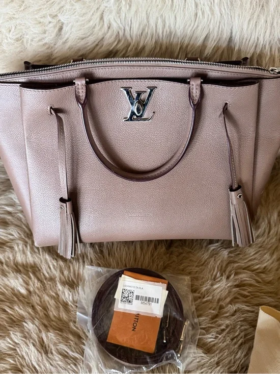 Louis Vuitton tan Lockme tote